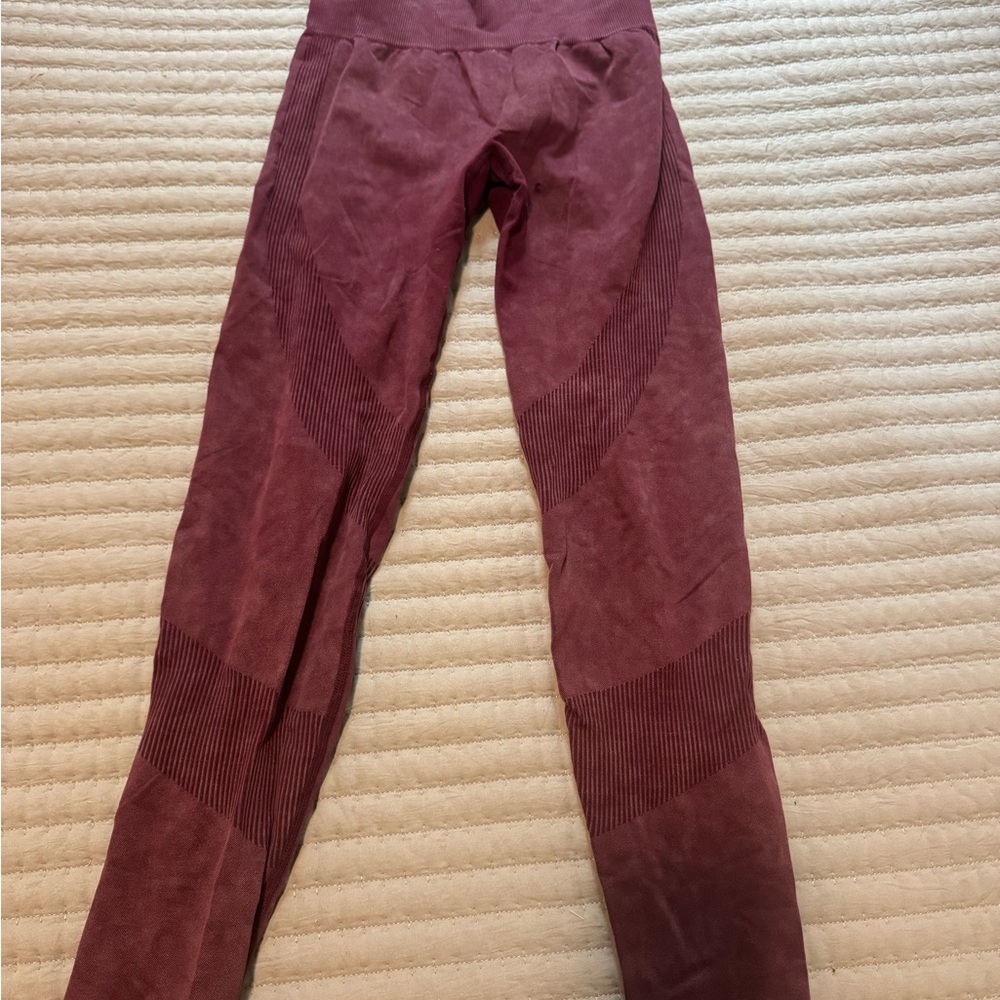 PINK Victoria's Secret Seamless Leggings in Deep Burgundy